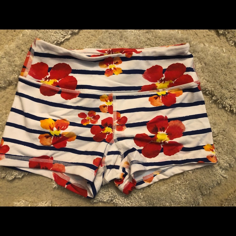 Women’s floral savage barbell booty shorts- xs